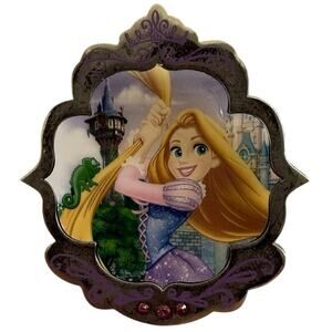 Rapunzel with Pascal (Tangled Raiponce) Disney Land Paris Dlrp Dlp 2017 pin